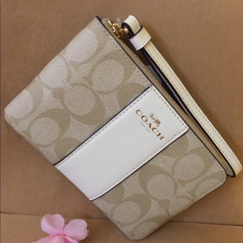 🌼🔥SOLD 🔥🌼New Coach Wallet 🌼